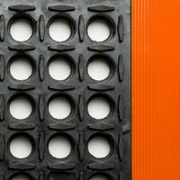 Safety Stance™ 549 Notrax tapis caoutchouc pour poste de travail Noir/Orange