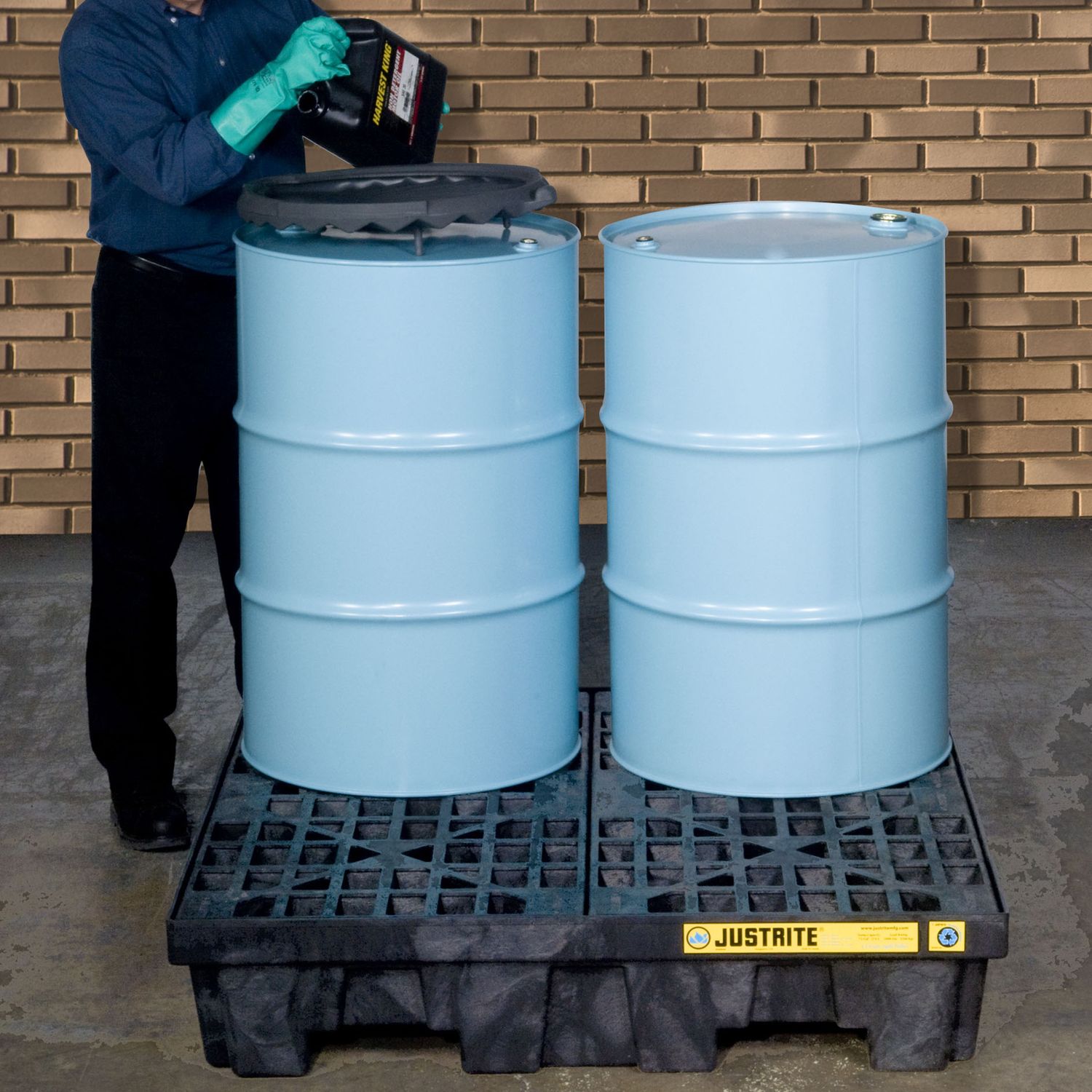 EcoPolyBlend™ Spill Control Pallets 2800 Justrite spill containment Without Drain