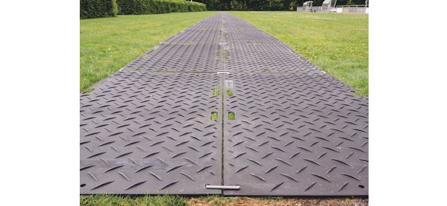 Checkers AM AlturnaMATS® ground protection mats For use as temporary roadways, pedestrian pathways, work areas plant and machinery, drilling rigs, depot or storage areas. Situational